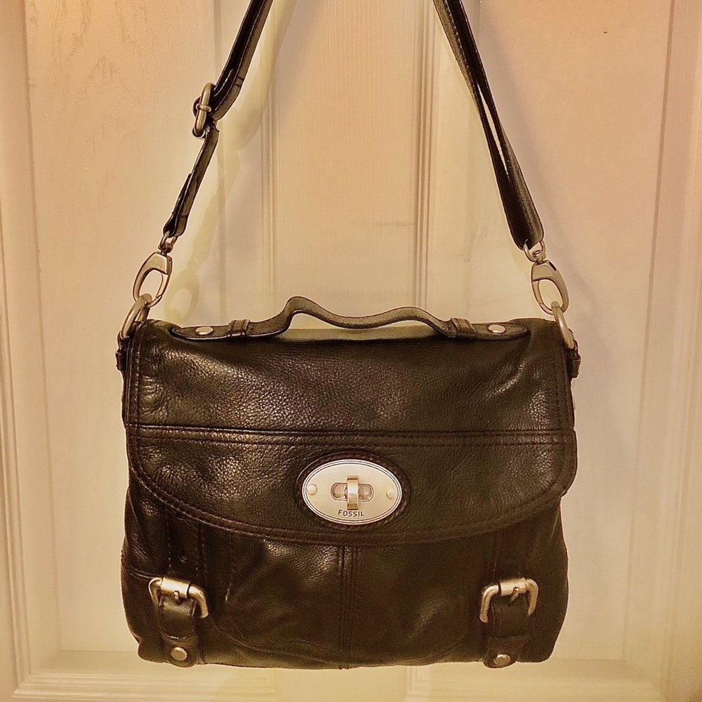 Vintage Fossil black leather crossbody bag.